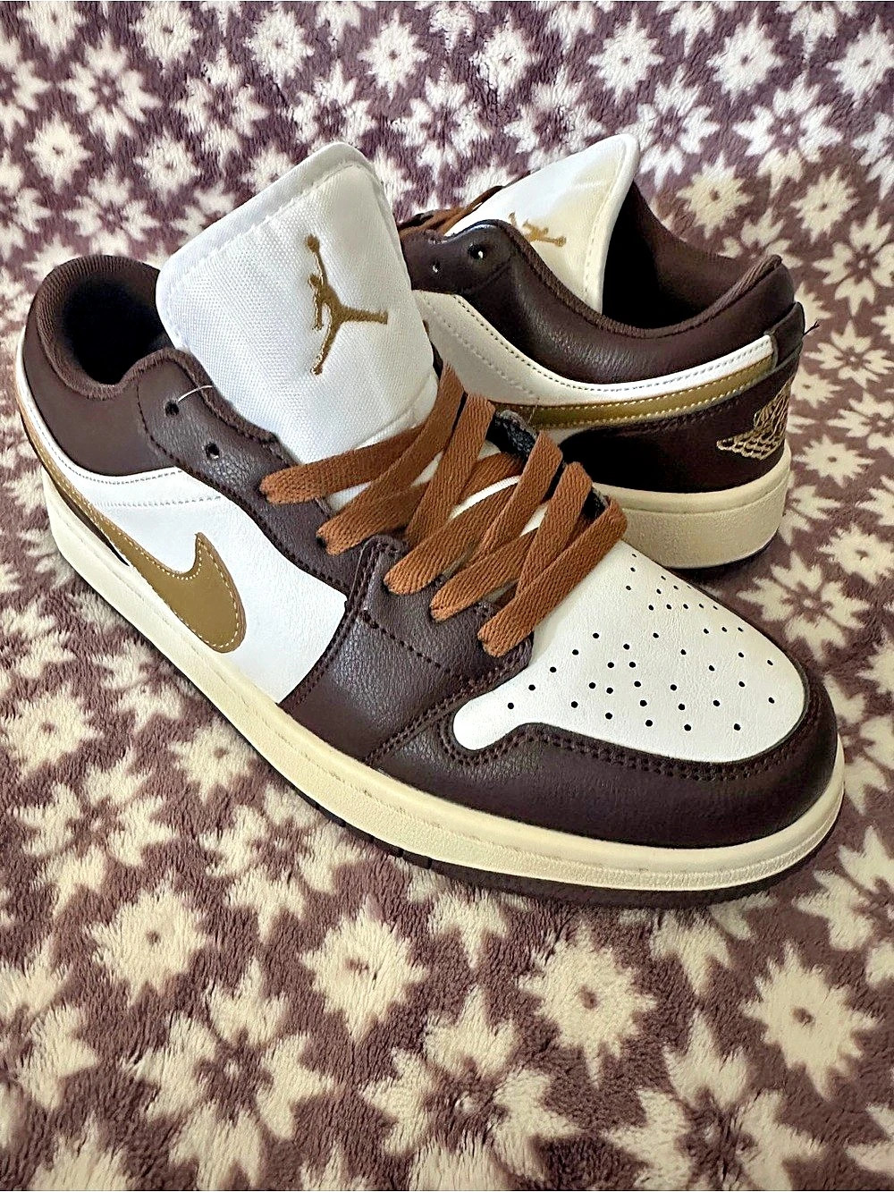 Nike Air Jordan 1 Low Sneakers Brown & White Like New